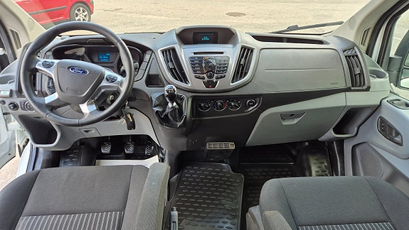 Ford Transit 13 of 19
