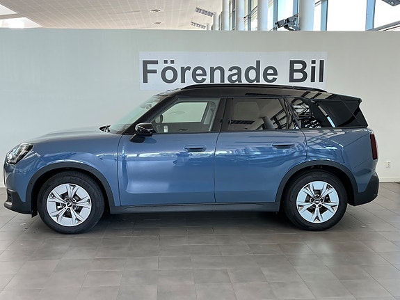 MINI Countryman SE 3 of 5