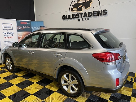 Subaru Outback 11 of 30