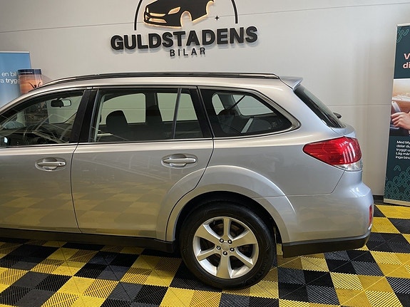 Subaru Outback 12 of 30