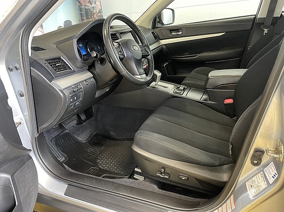Subaru Outback 19 of 30