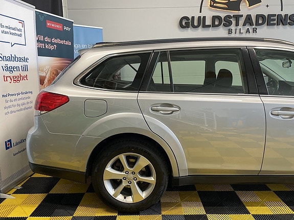 Subaru Outback 7 of 30