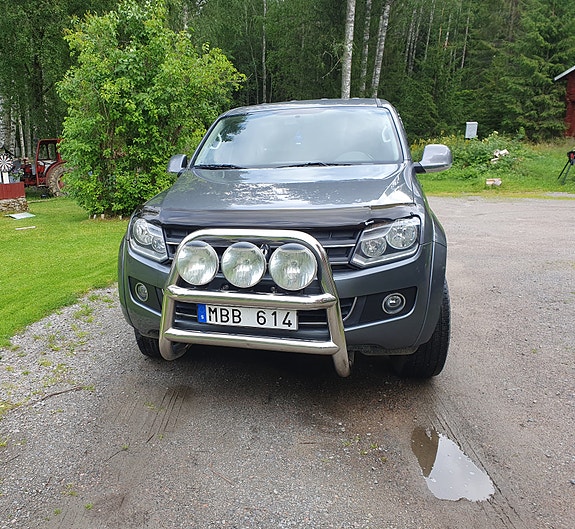Volkswagen Amarok 2 of 4