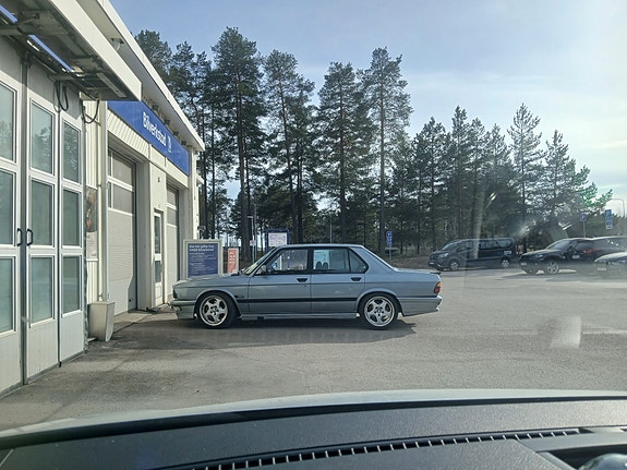 BMW M535i 3 of 5
