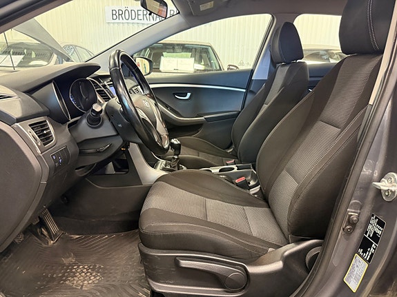 Hyundai i30 3 of 10