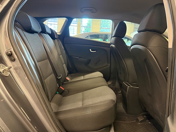 Hyundai i30 8 of 10