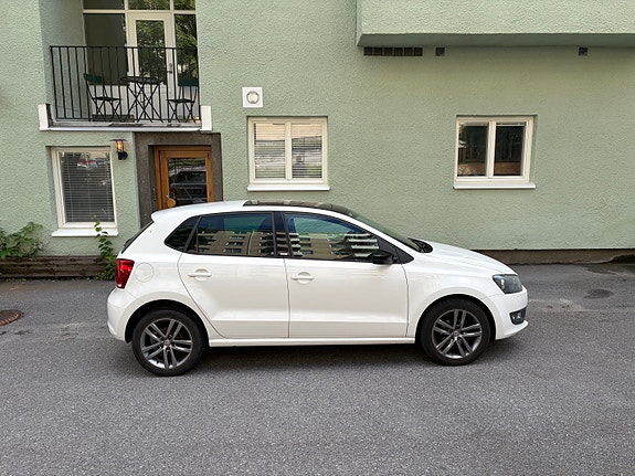 Volkswagen Polo 2 of 5