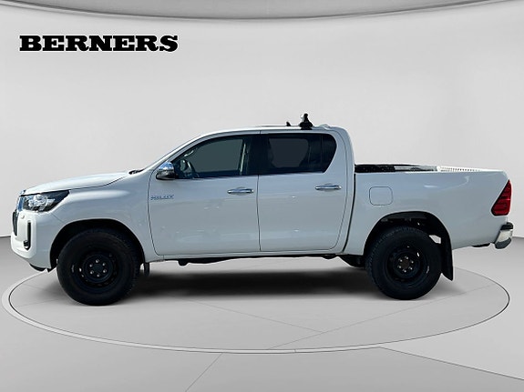 Toyota HiLux 2 of 5