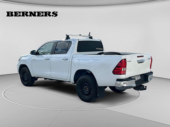 Toyota HiLux 3 of 5