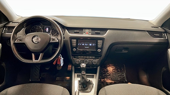 Skoda Octavia 10 of 13
