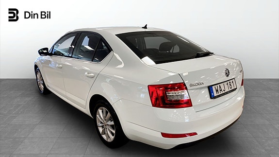 Skoda Octavia 3 of 5