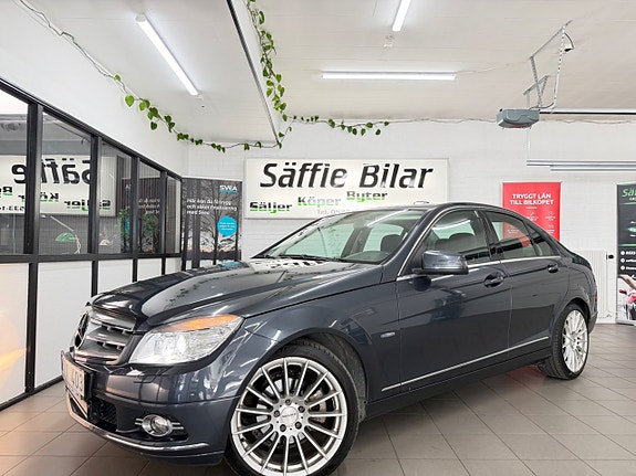 Mercedes-Benz C200 3 of 5