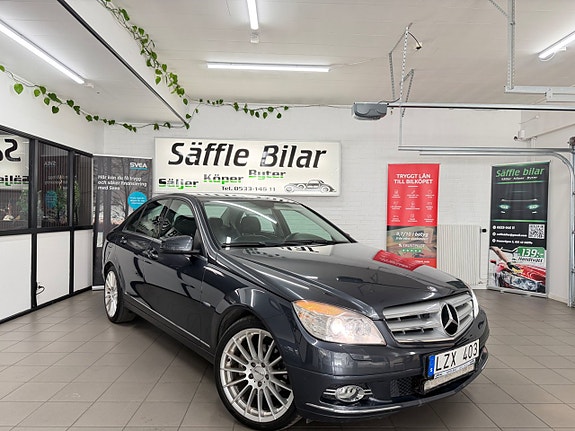 Mercedes-Benz C200 4 of 5