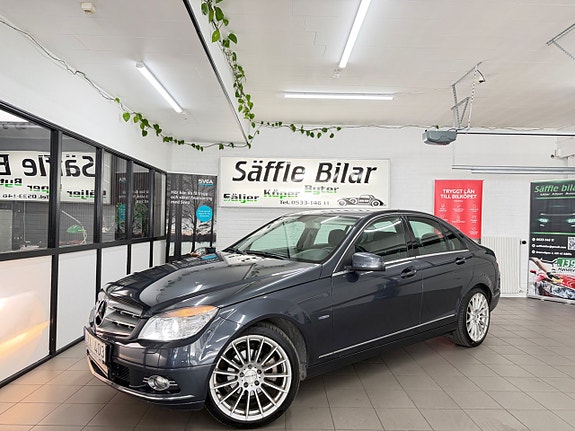 Mercedes-Benz C200 2 of 5
