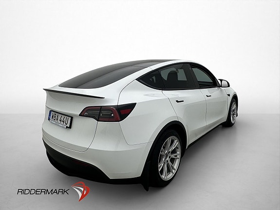 Tesla Model Y 9 of 30