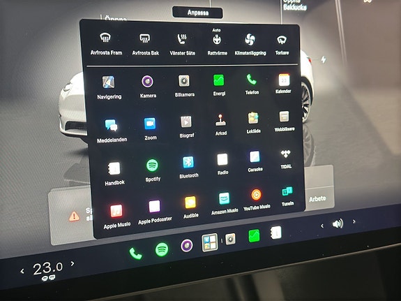 Tesla Model Y 23 of 30