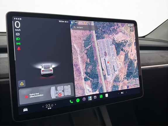 Tesla Model Y 21 of 30