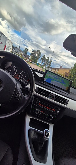 BMW 316d 3 of 10