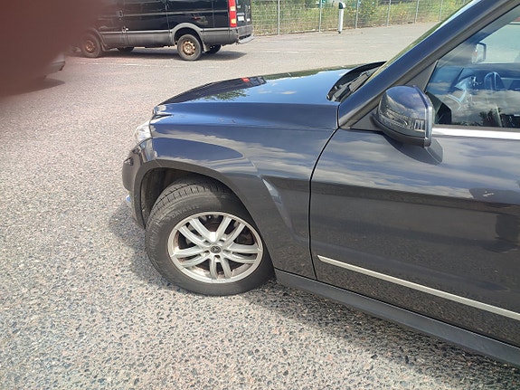Mercedes-Benz GLK220 6 of 17