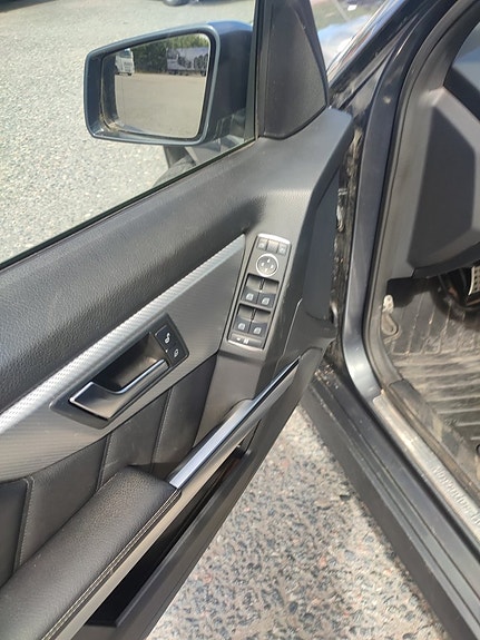Mercedes-Benz GLK220 10 of 17