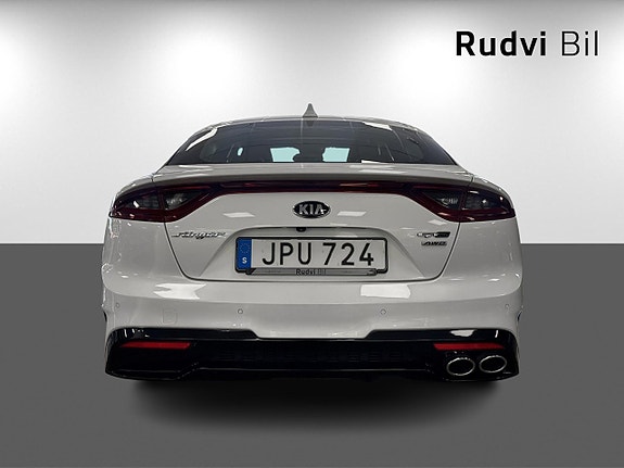 Kia Stinger 5 of 5