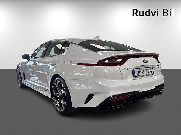 Kia Stinger 6 of 14