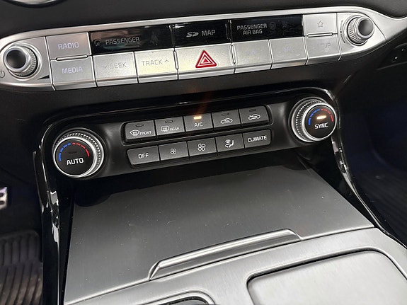 Kia Stinger 12 of 14
