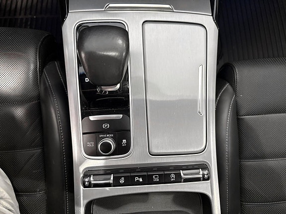 Kia Stinger 11 of 14