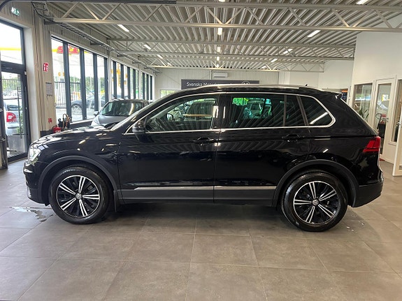 Volkswagen Tiguan 3 of 5