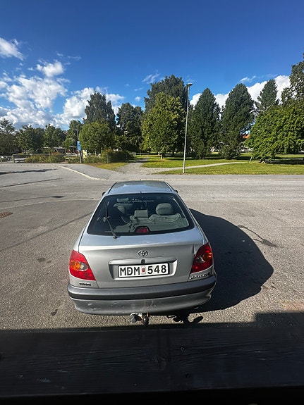 Toyota Avensis 12 of 14