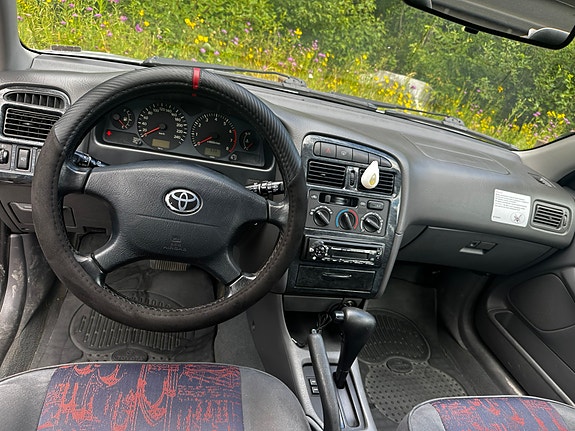 Toyota Avensis 8 of 14