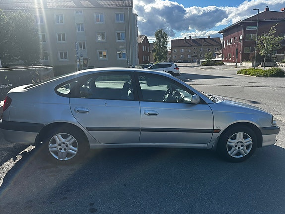 Toyota Avensis 13 of 14