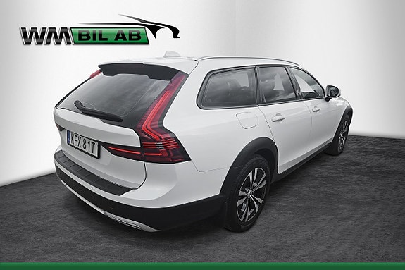 Volvo V90 Cross Country 3 of 4