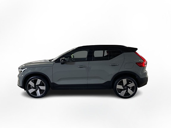 Volvo XC40 2 of 5