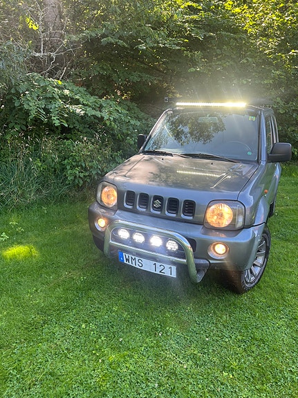 Suzuki Jimny 3 of 5