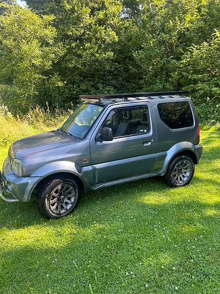 Suzuki Jimny 2 of 5