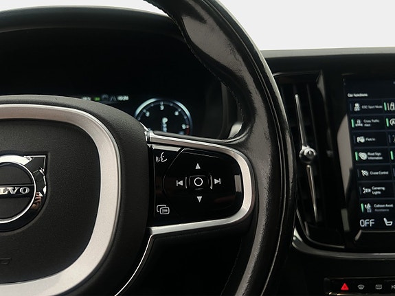 Volvo S90 17 of 30