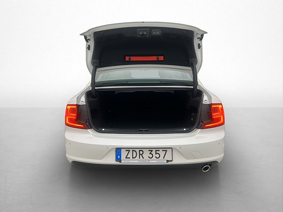Volvo S90 30 of 30