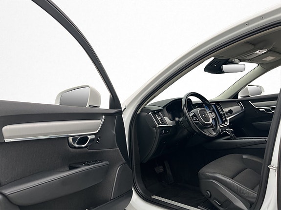 Volvo S90 10 of 30