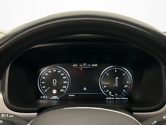 Volvo S90 16 of 30