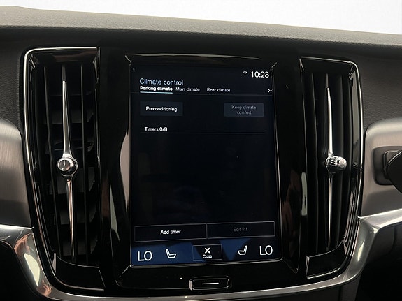 Volvo S90 24 of 30