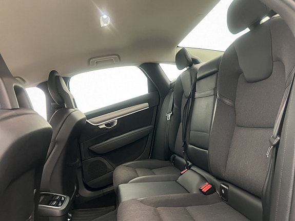 Volvo S90 29 of 30
