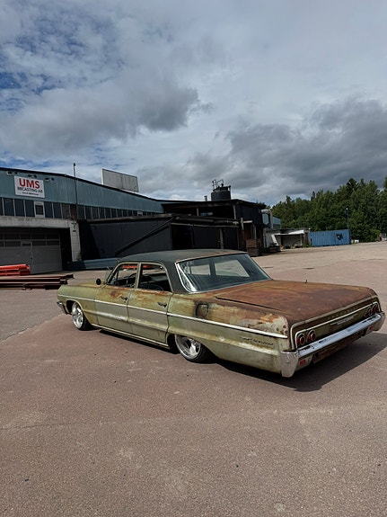 Chevrolet Bel Air 3 of 5