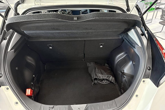 Nissan Leaf 6 of 15