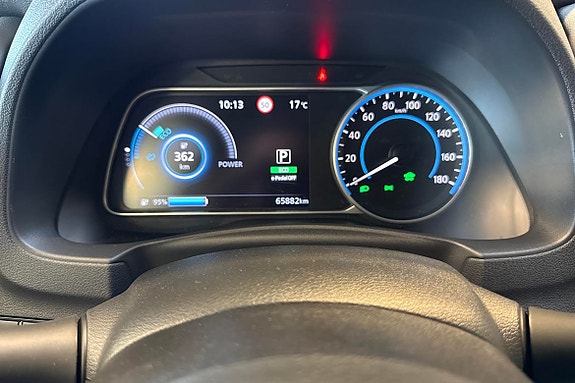 Nissan Leaf 12 of 15