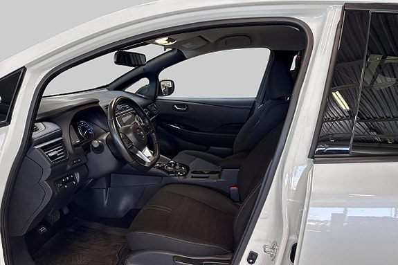 Nissan Leaf 8 of 15