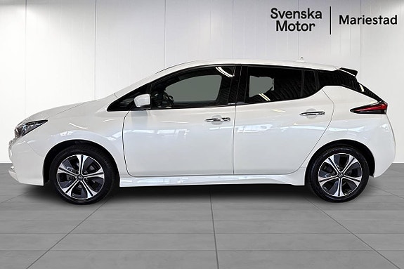 Nissan Leaf 3 of 5