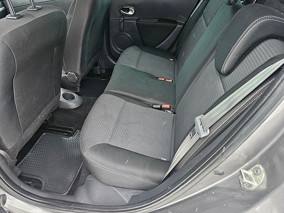Renault Clio 15 of 17