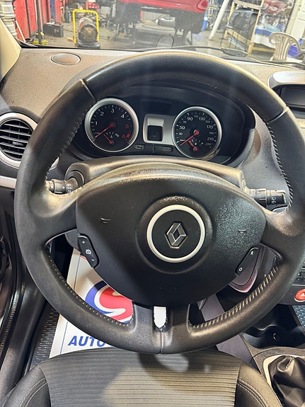 Renault Clio 7 of 17