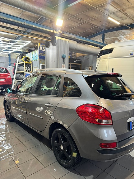 Renault Clio 2 of 5